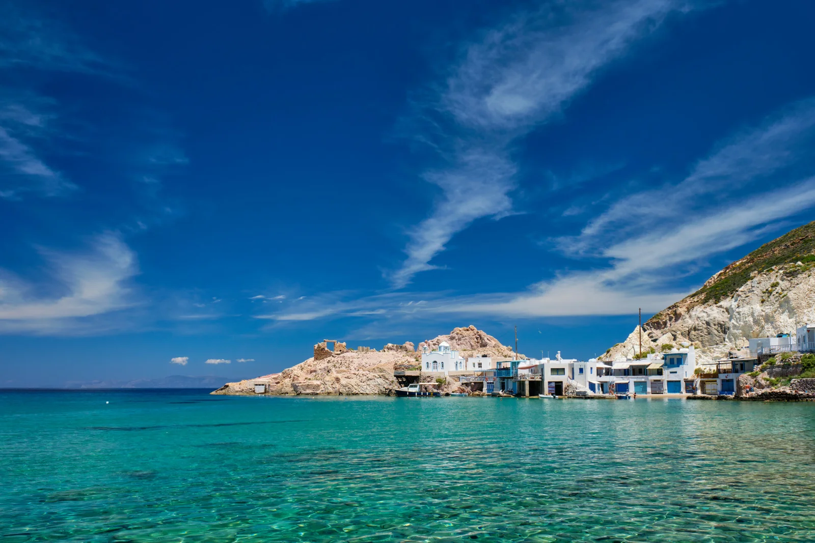 firapotamos-in-milos